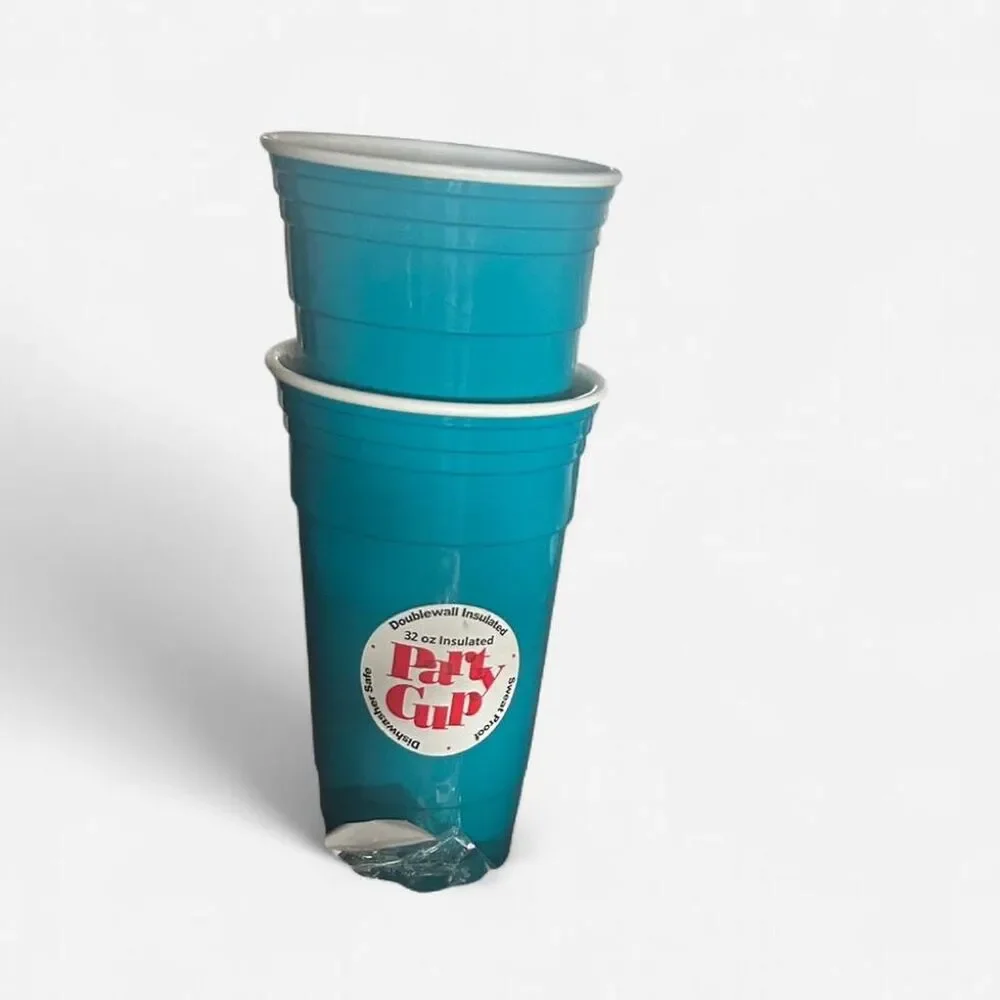 Set of 2 NWT Lidded 32oz Insulated Blue Cups